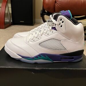 Brand New Jordan 5 Retro (2025) Grape 
Deadstock (DS)